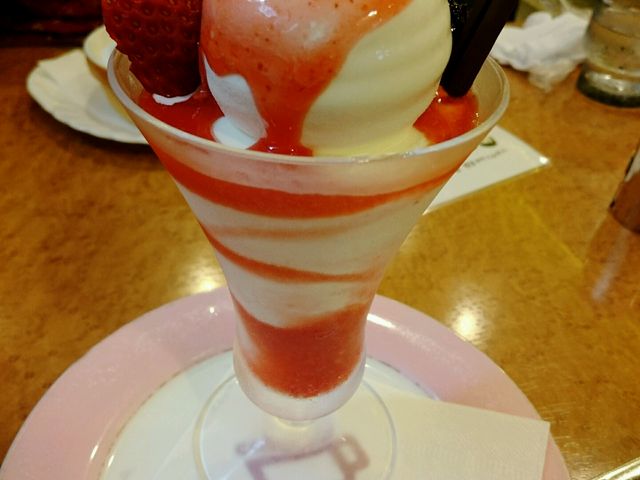 苺パフェ美味しかった〜
_スウィートハウス わかば