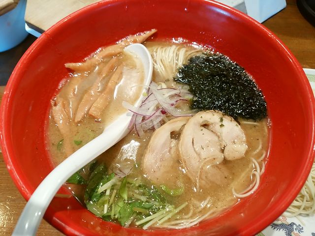 ばりしおめん(税込680円)
地元の岩のりが香ばしいです_博多とんこつ RAMEN&DINING BARI