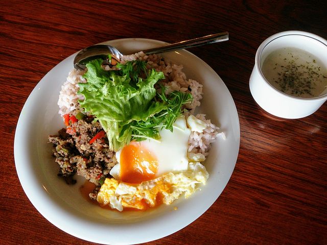 祖谷ジビエのガパオライス_なこち LIFE SHARE COTTAGE 食堂と喫茶