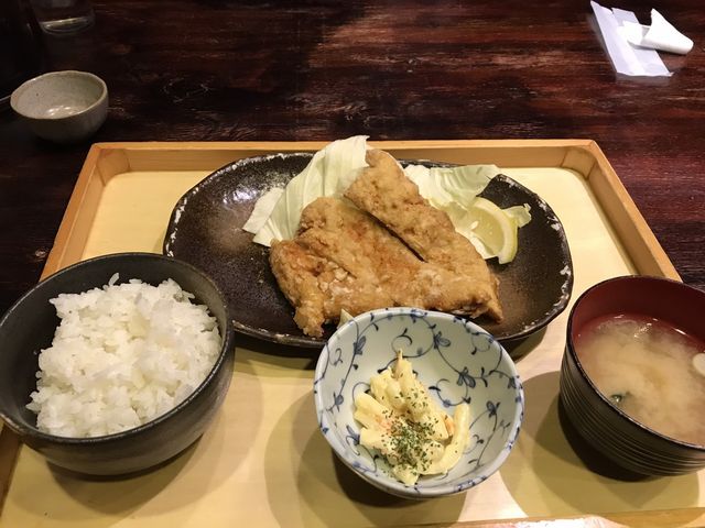 写真は連れが食べたハーフサイズ_松本からあげセンター