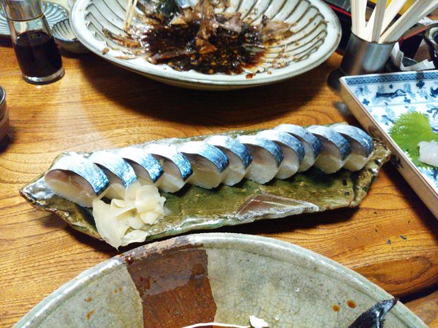 寿司も美味い。_じんべー