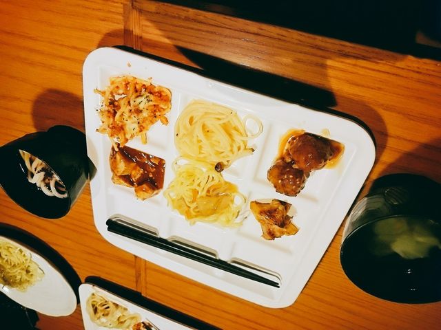 ビュッフェ形式_フードスタジアム