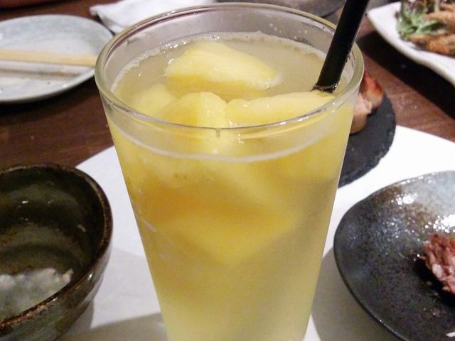 ゴロゴロ果実サワー
氷の代わりにたくさんの凍った果実が入ってるので、薄くならず美味しいです。_居酒屋 NABEDOKORO 縁 平塚