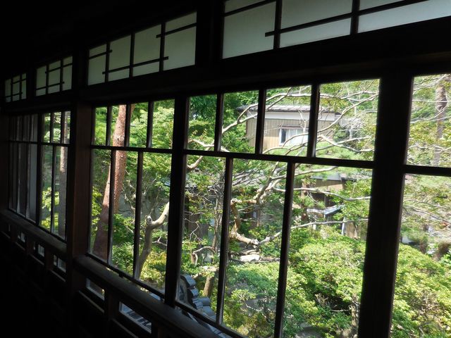 大正ロマン漂うレトロな窓_旧亀井邸