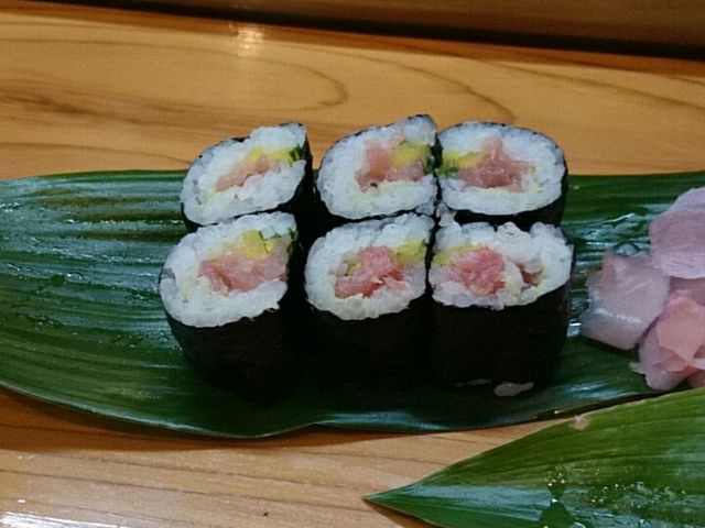 トロたく巻きのような巻物もいけます。_大山鮨