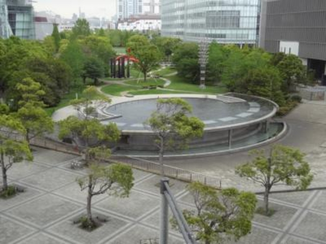 水は流れていませんでした_都立シンボルプロムナード公園 滝の広場