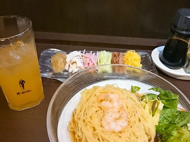 冷やし中華。具材のメインは別盛り。_龍亭