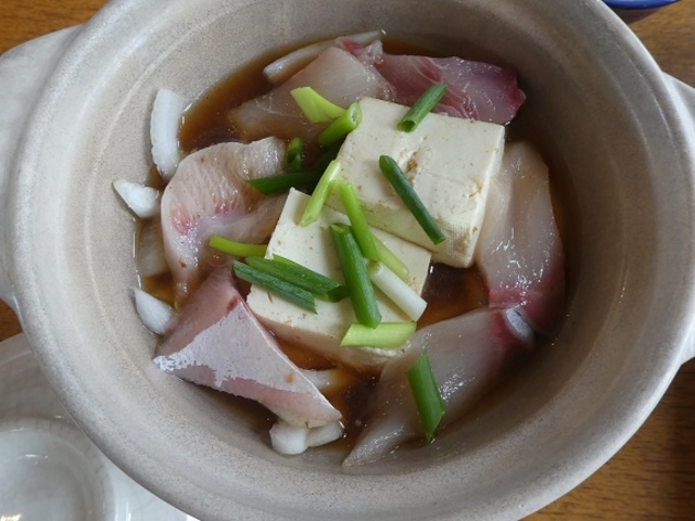 これがお魚たっぷり「えり焼き鍋」です_海遊園鶴丸