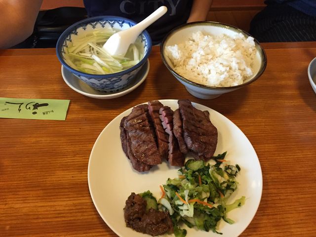 利休の牛タン5枚のセットです。満足しますよ!_利久 中央通り店