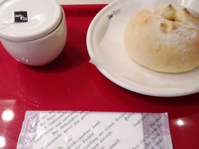 パンと紅茶_ブレッド ダイニング グーテ 神戸本店