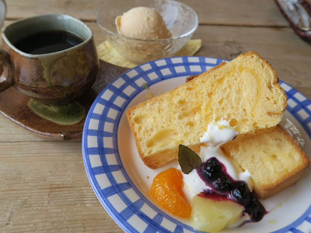 シフォンケーキとアイス_ラッテ・たかまつ