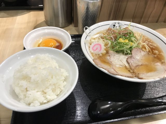 ラーメンは品は良いです_京都 麺屋たけ井 阪急梅田店