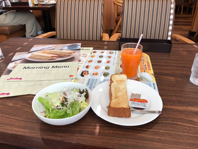サラダ&ハーフトーストモーニング_ジョナサン 春日部中央店