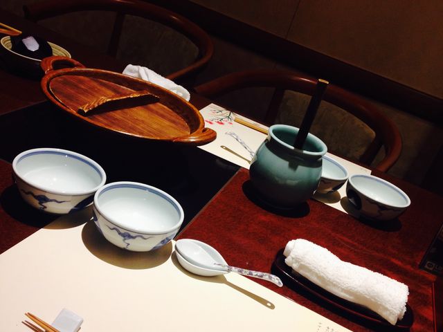 落ち着いた雰囲気の個室。_梅の花 銀座並木通店