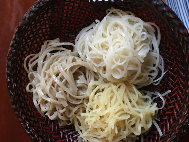 三色そば(白雪、田舎、柚子切り)_梅乃里