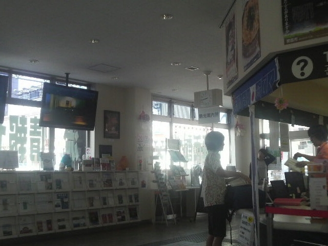 青森市観光交流情報センターの内部_青森市観光交流情報センター