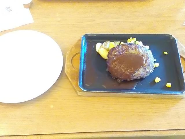 ハンバーグもおすすめ_ジョイフル有家店