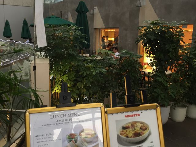 小さくメニューも_カントリーハウス英國屋
