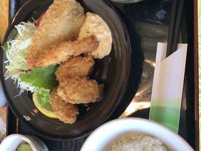 ミックスフライ定食です。_伊豆にらやまカントリークラブレストラン