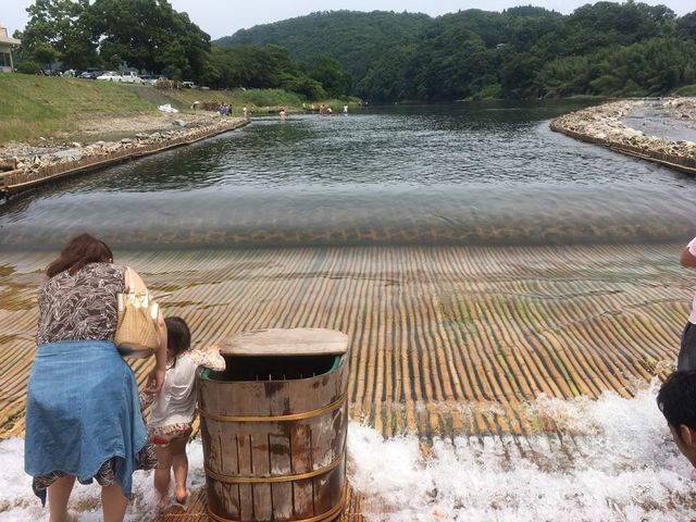 冷たくて澄んだ水がとても心地良いです_大瀬観光やな