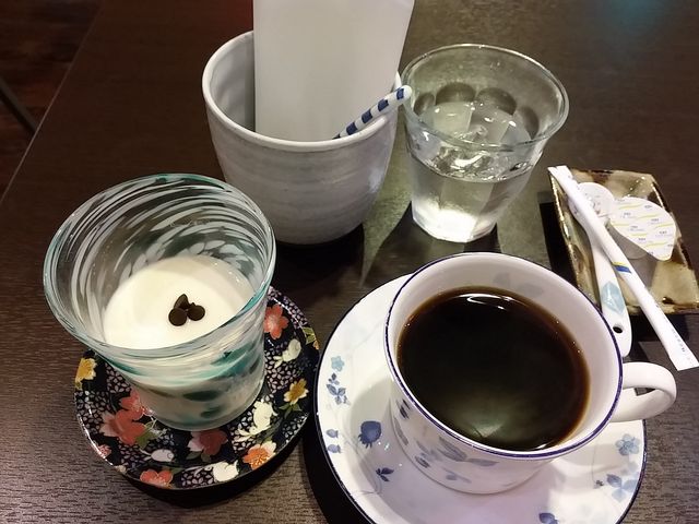 白いコーヒーゼリー_どるず珈琲店