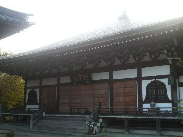 龍峰寺の本堂です。ご本尊は千手観音立像は国の重要文化財です。_龍峰寺