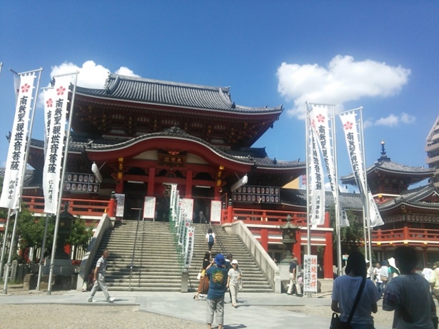 本殿前_万松寺(萬松寺)
