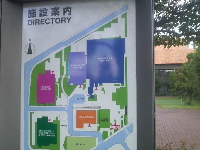 海老名市文化会館周辺案内図。図書館や商工会館と同じ敷地内にあります。_海老名市文化会館