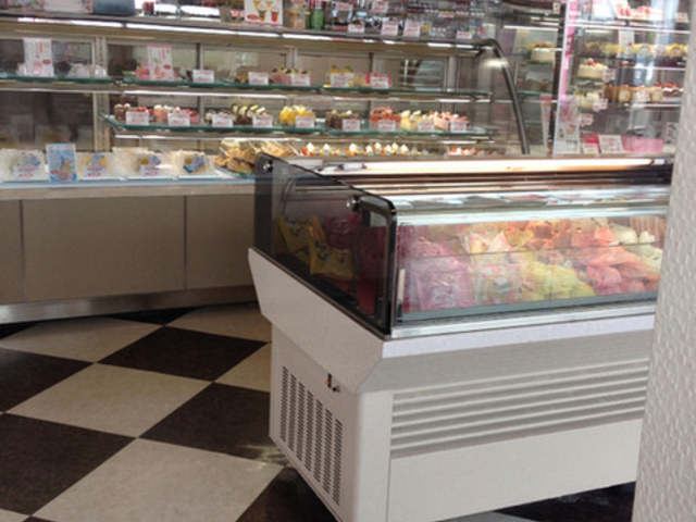 お店の中_綾子舞本舗 タカハシ