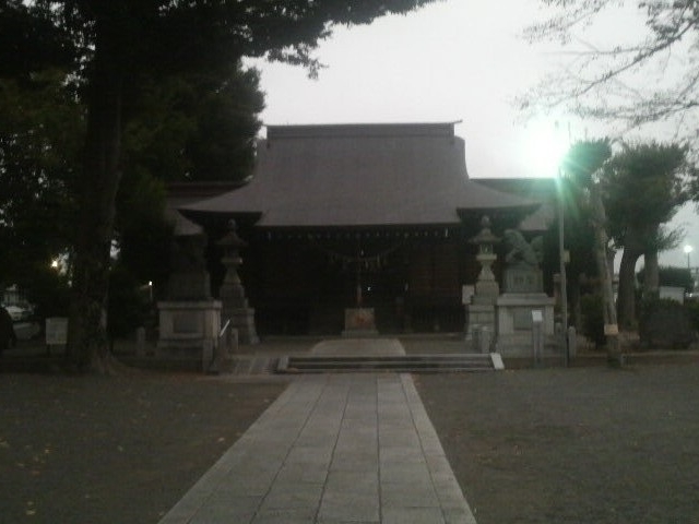 厚木神社の拝殿。拝殿の背後は相模川です。_厚木神社