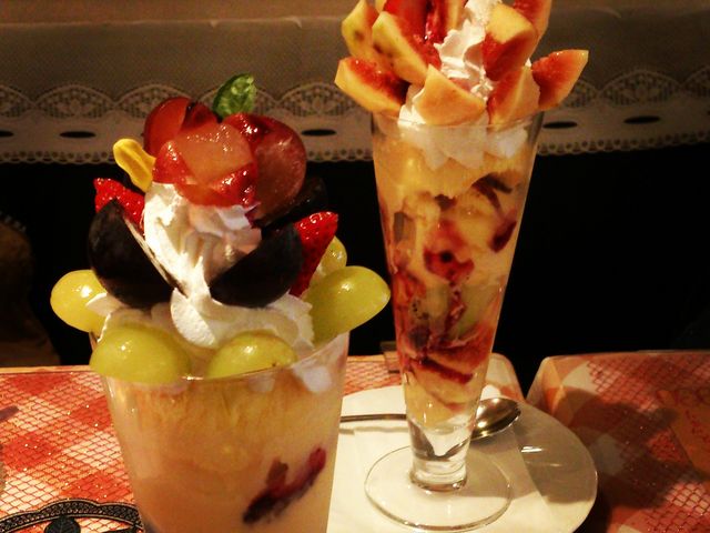 無花果パフェとぶどうのパフェを頼んでシェア!_フルーツ大野