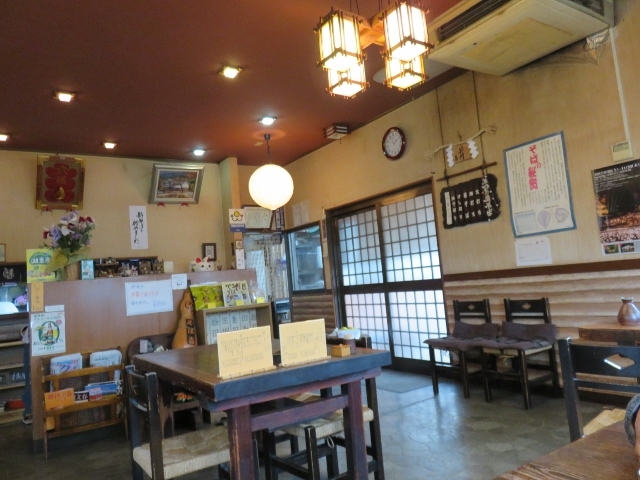 店内_そば吉