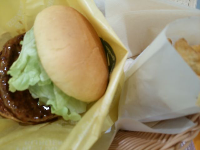 フレッシュネスバーガー_フレッシュネスバーガー 三宮中央通り店(FRESHNESS BURGER)