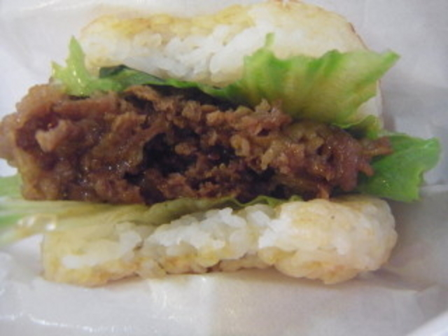 柔らかいお肉がたっぷり☆_モスバーガー桂物集女店