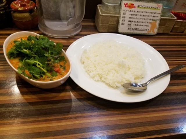 パクチーを追加しました!_ヤミツキカリー 飯田橋店