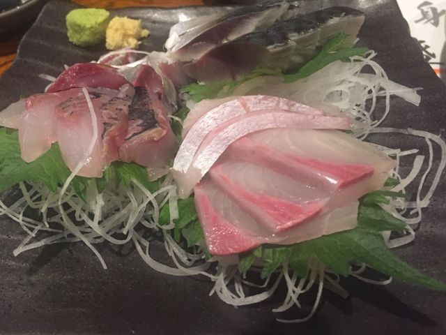 お刺身も。_鳥きん本島本店