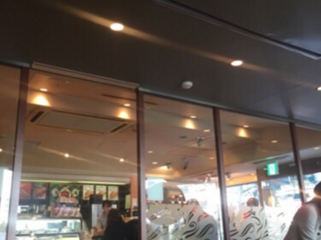喫煙スペース側です。_ドトールコーヒーショップ赤坂四丁目店