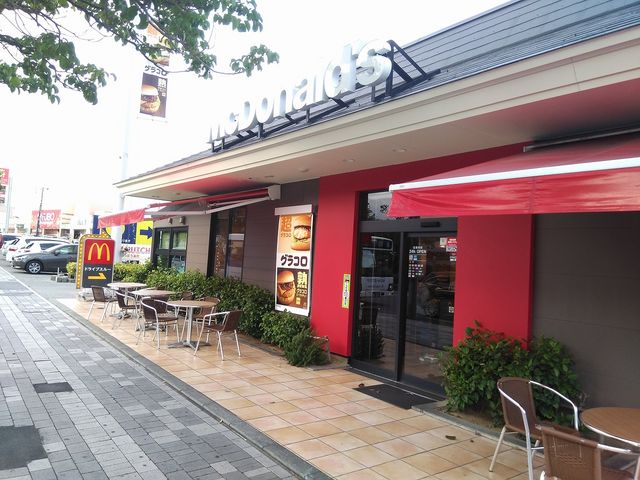 店舗外観_マクドナルド天久りうぼう楽市店