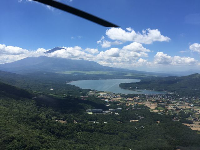 ヘリコプターから見えた富士山_ヘリコプター遊覧AIROSSkyview
