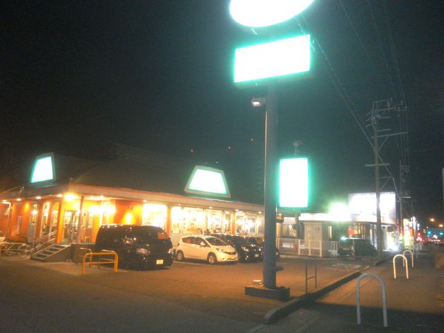 奥にも大きな駐車場があります。_サイゼリヤ岐阜薮田店