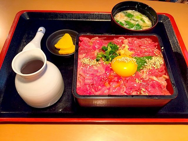 新鮮な馬肉!_彩座