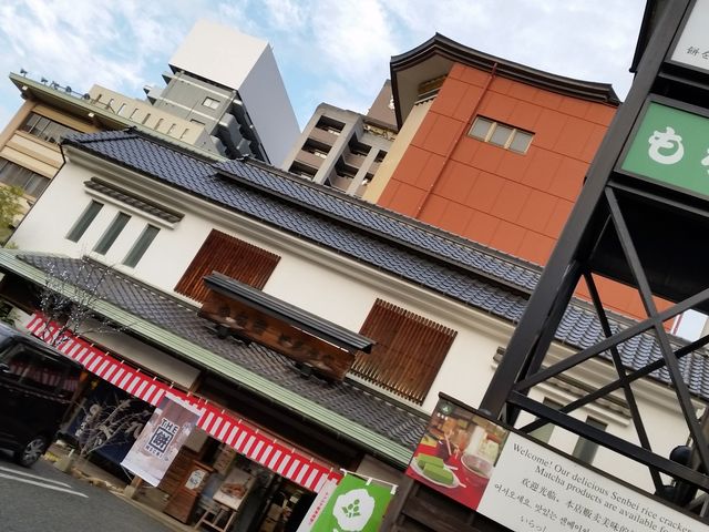店の外観_もち吉 博多本店