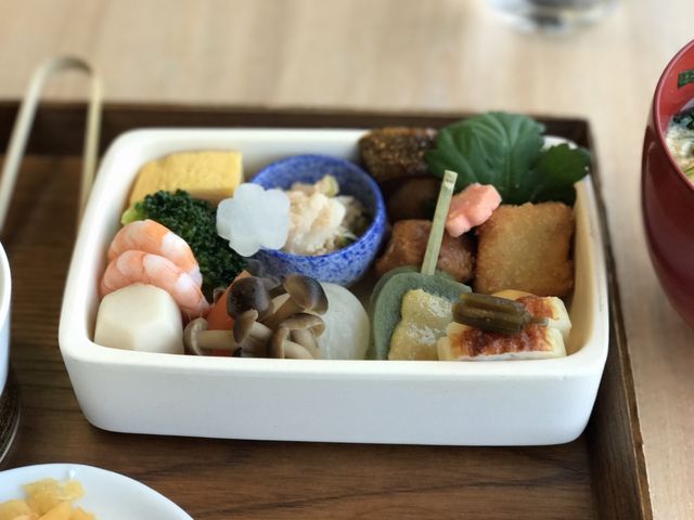 お弁当箱_不室屋カフェ