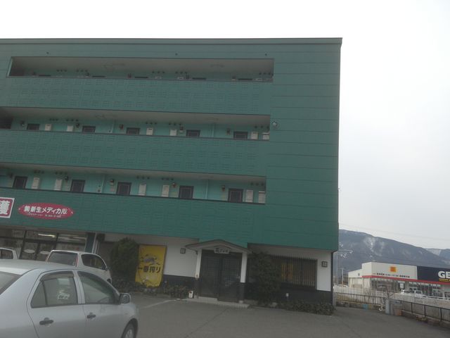 外観は小さく見えますが、店内は広い。_花ざかり