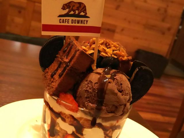 パフェ_cafe DOWNEY 日赤イースト店