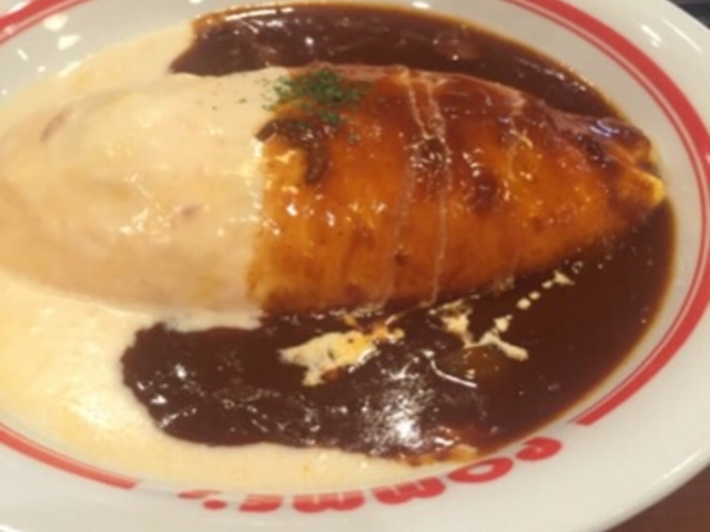 2種のソースのオムライスです。_ポムの樹 イオン新百合ヶ丘店