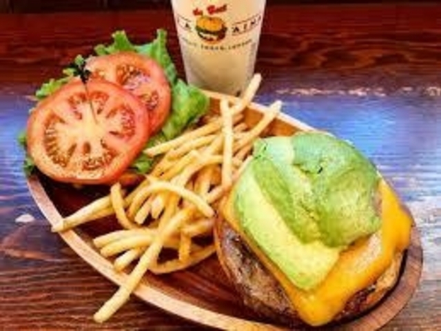 アボカドバーガーを食べました♪_クアアイナ KUA `AINA さいたま新都心店
