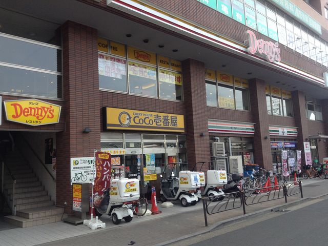 2階へ_デニーズ 亀有駅前店(Denny’s)