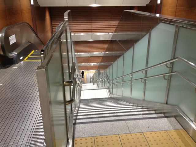 長い階段_東京メトロ有楽町線 永田町駅