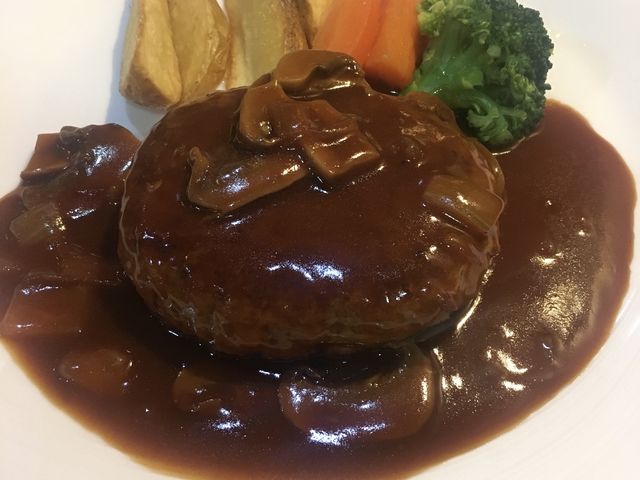 ハンバーグ_神戸らんぷ亭綾瀬店